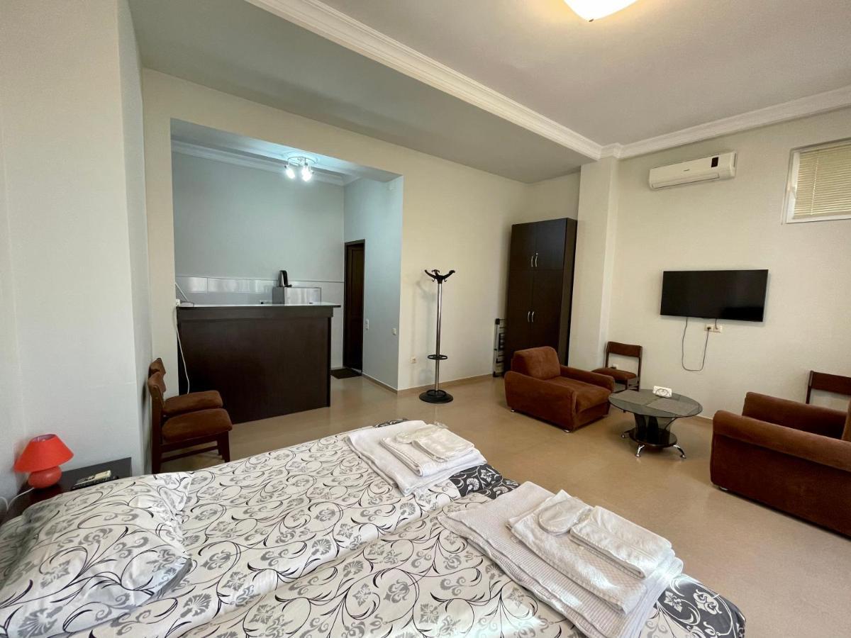 Keti 's In Apartament Batumi